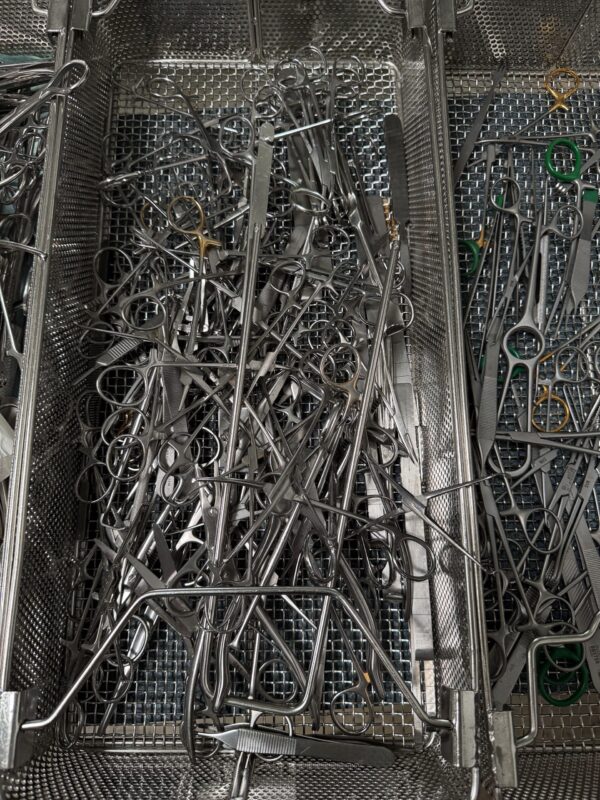 73 Mixed Surgical Instruments Tray
