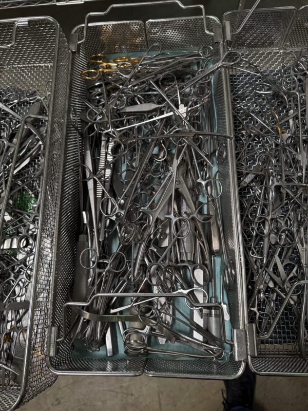 74 Mixed Surgical Instruments Tray (TEST)