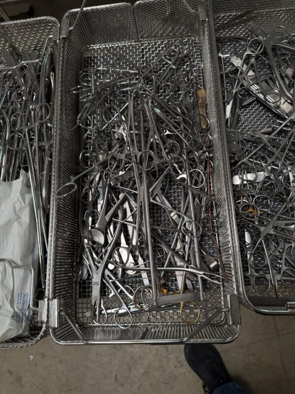 70 Mixed Surgical Instruments Tray