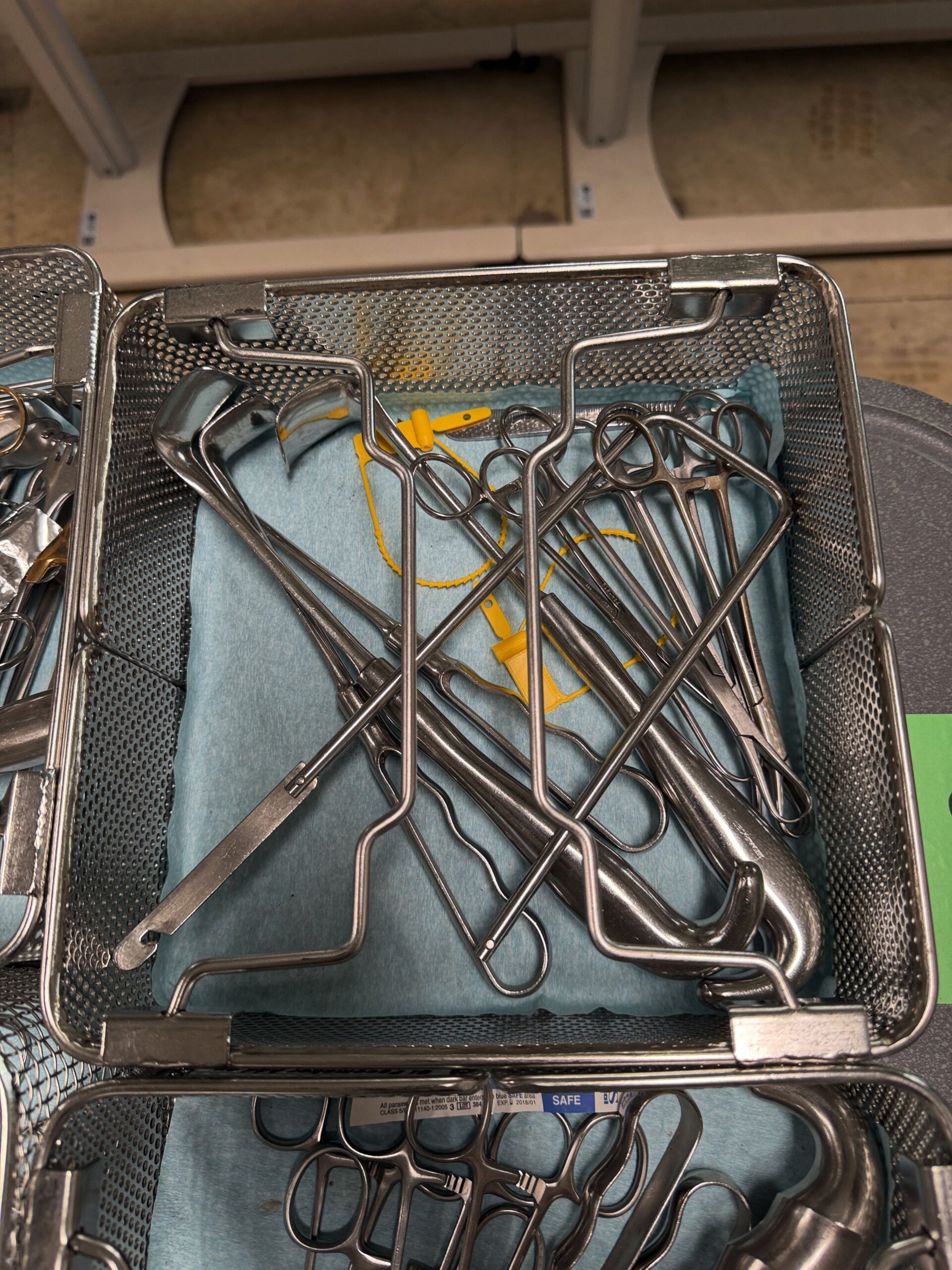 12  Mixed Surgical Instruments Tray - Image 1