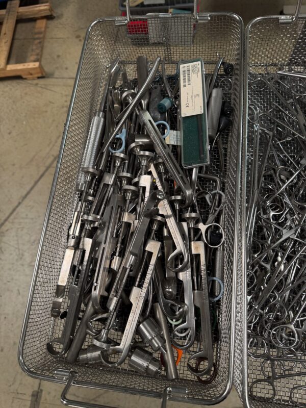 13  Mixed Surgical Instruments Tray13