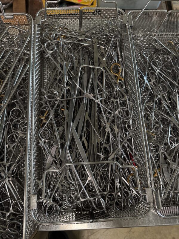 65 Mixed Surgical Instruments Tray